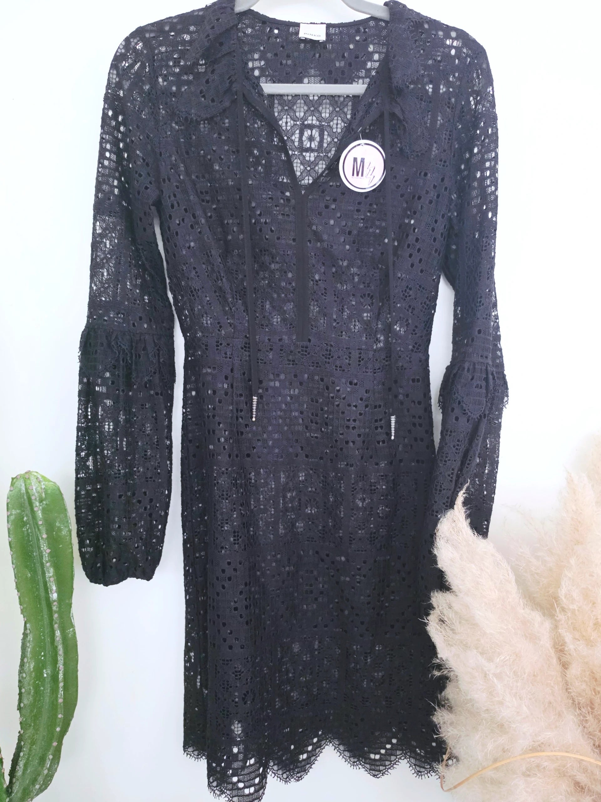 Robe de plage noire ajourée