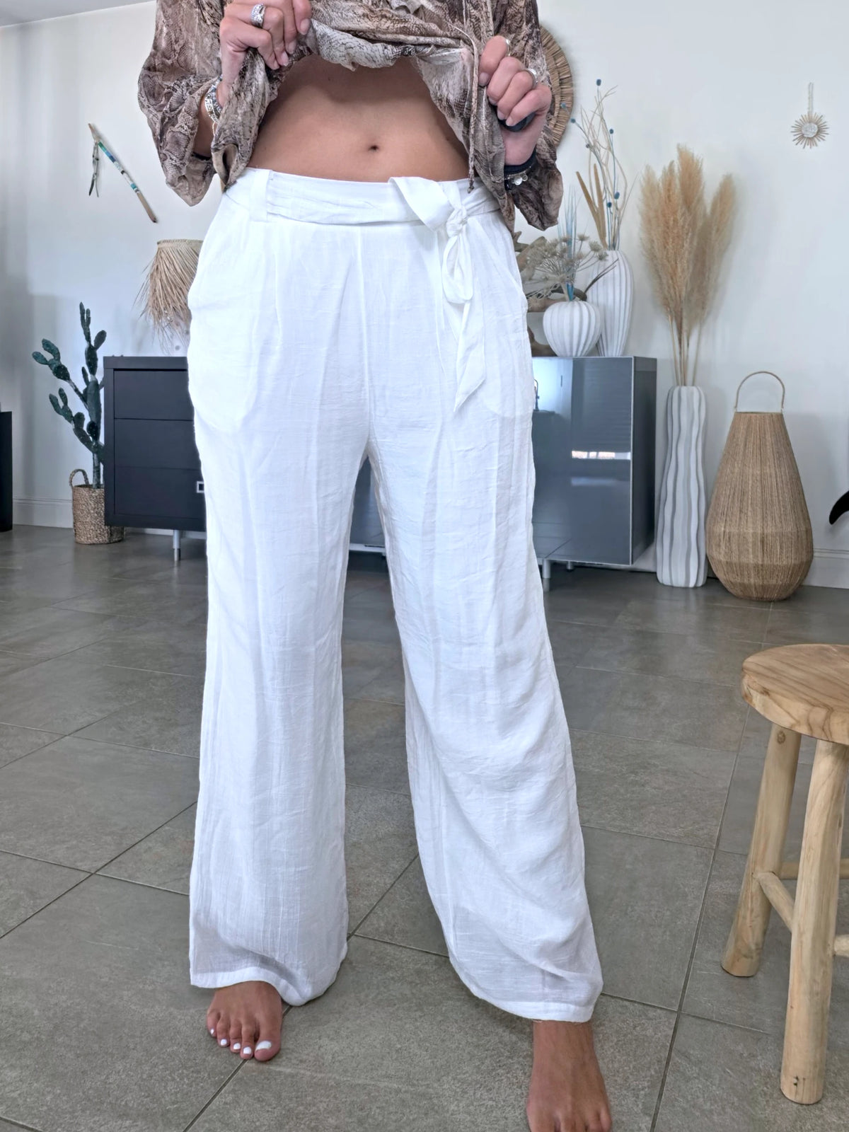 Pantalon blanc à jambes droites - 𝐌𝐚𝐫𝐢𝐧𝐚𝟒𝟒𝐟𝐚𝐦𝐢𝐥𝐲