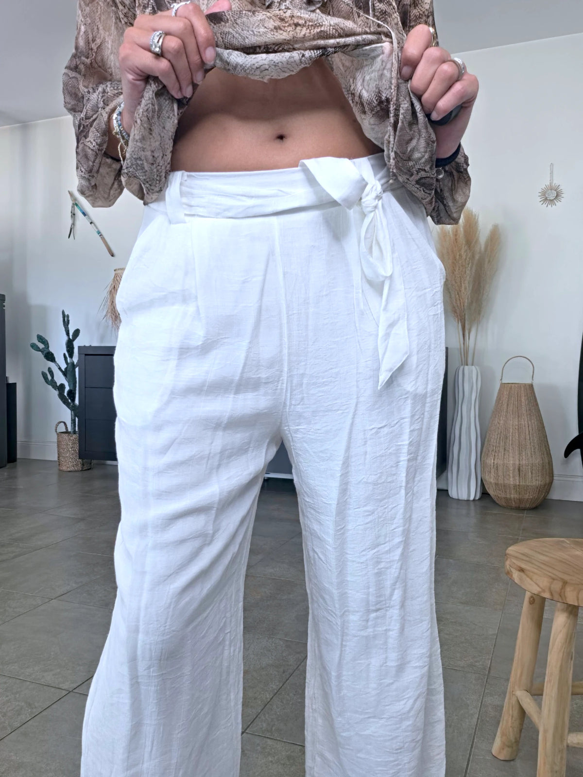 Pantalon blanc à jambes droites - 𝐌𝐚𝐫𝐢𝐧𝐚𝟒𝟒𝐟𝐚𝐦𝐢𝐥𝐲