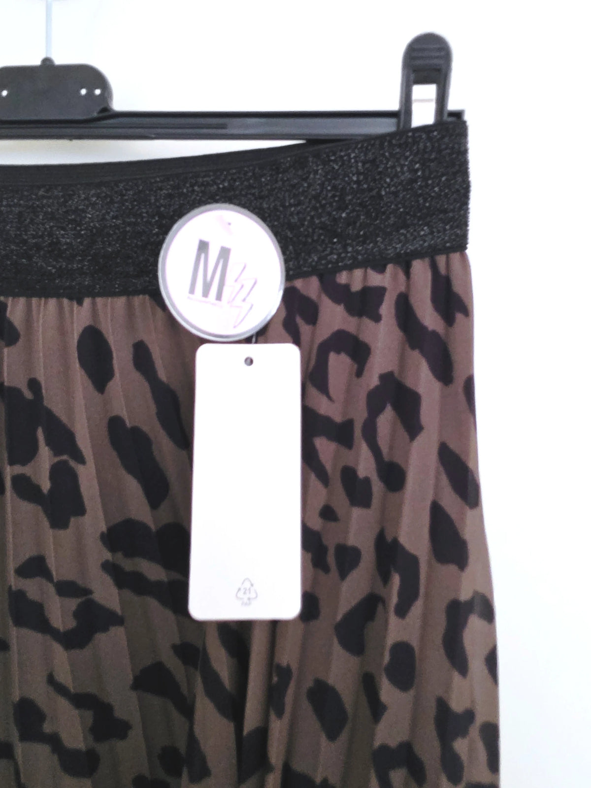 Jupe kaki à imprimé léopard - 𝐌𝐚𝐫𝐢𝐧𝐚𝟒𝟒𝐟𝐚𝐦𝐢𝐥𝐲