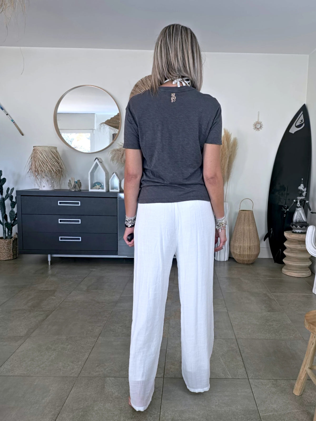 Pantalon blanc à jambes droites - 𝐌𝐚𝐫𝐢𝐧𝐚𝟒𝟒𝐟𝐚𝐦𝐢𝐥𝐲