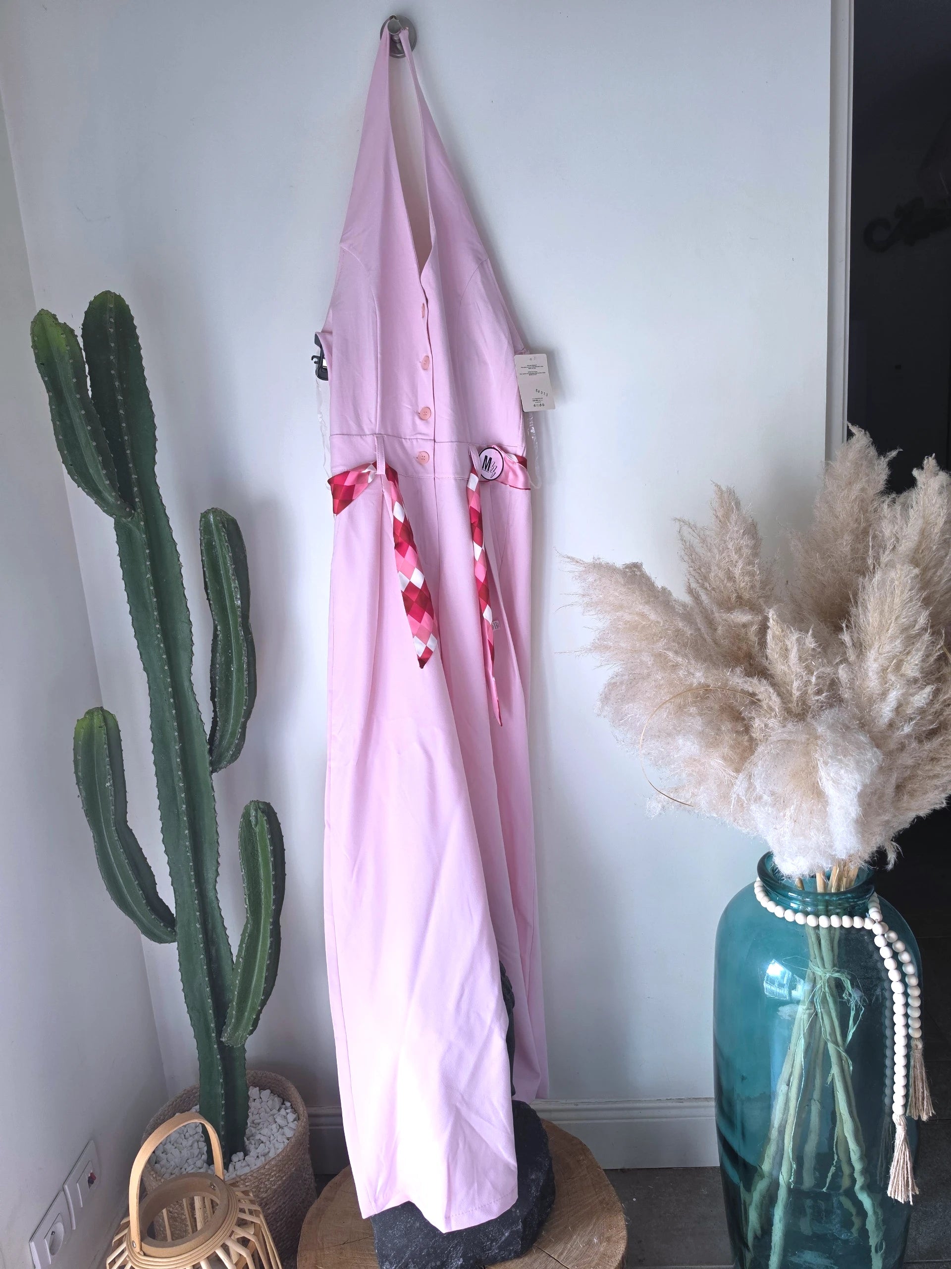 Combinaison rose à dos nu