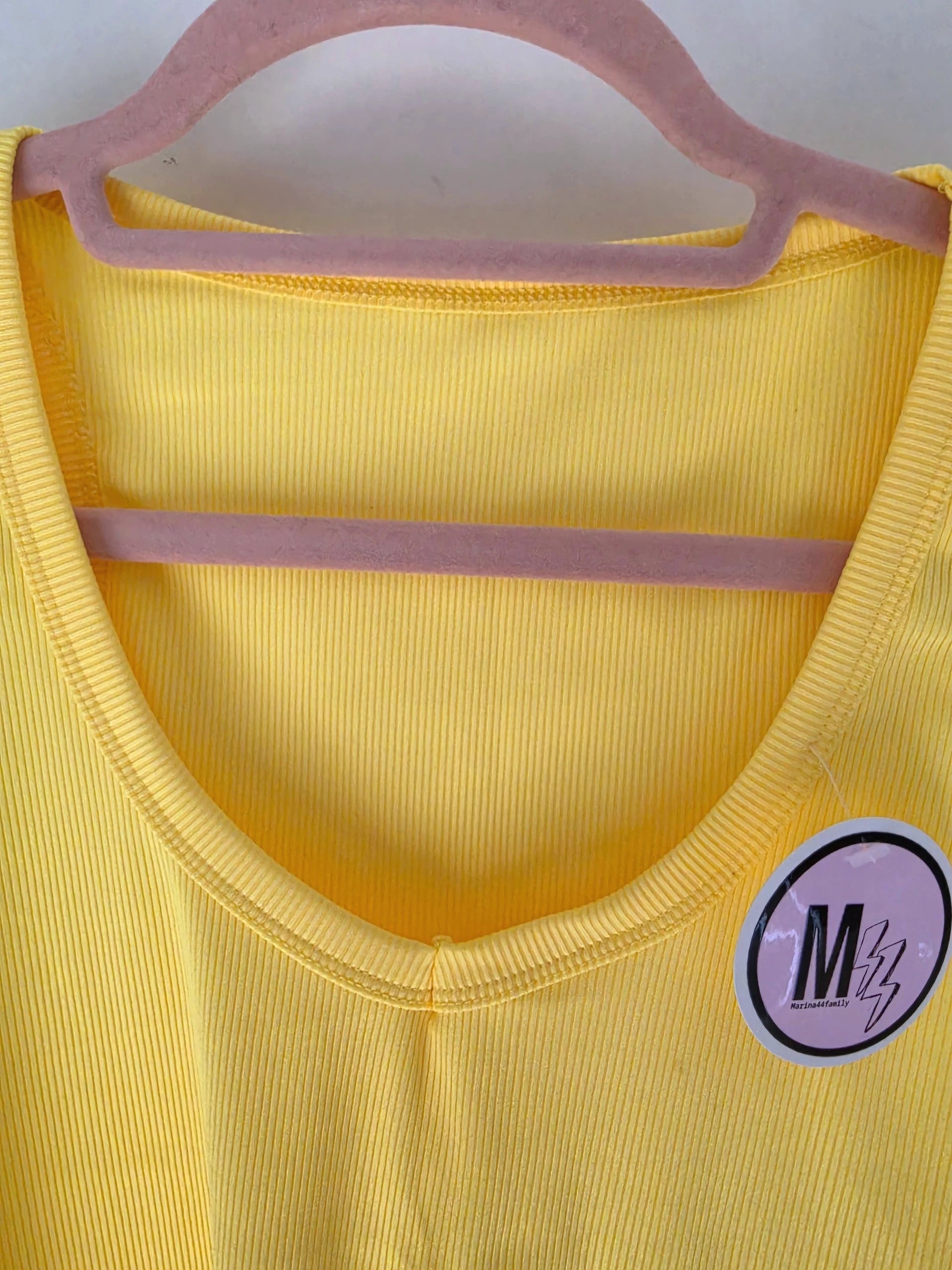 Débardeur jaune maille côtelée en lycra
