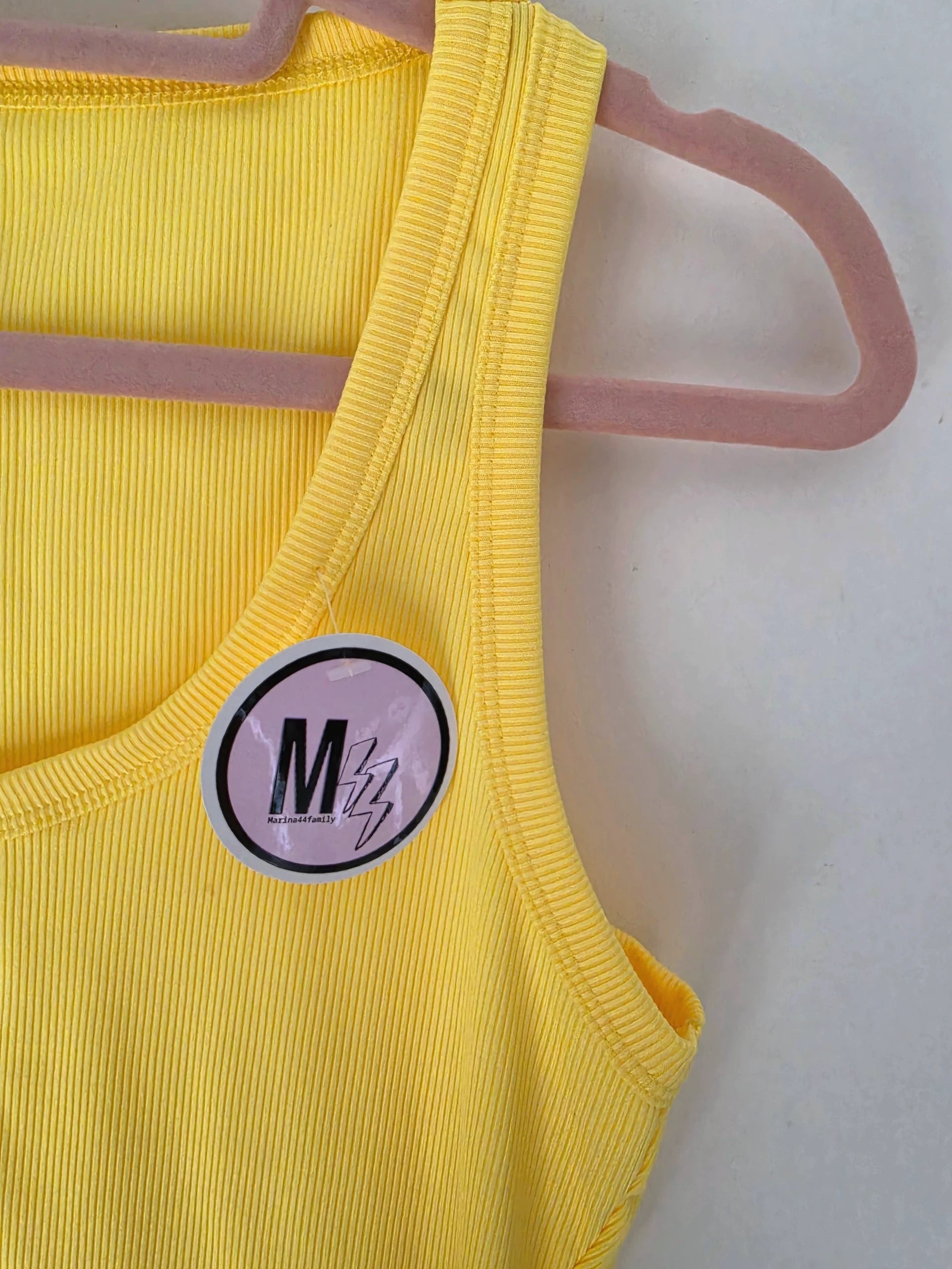 Débardeur jaune maille côtelée en lycra