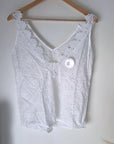 Haut blanc en broderie anglaise
