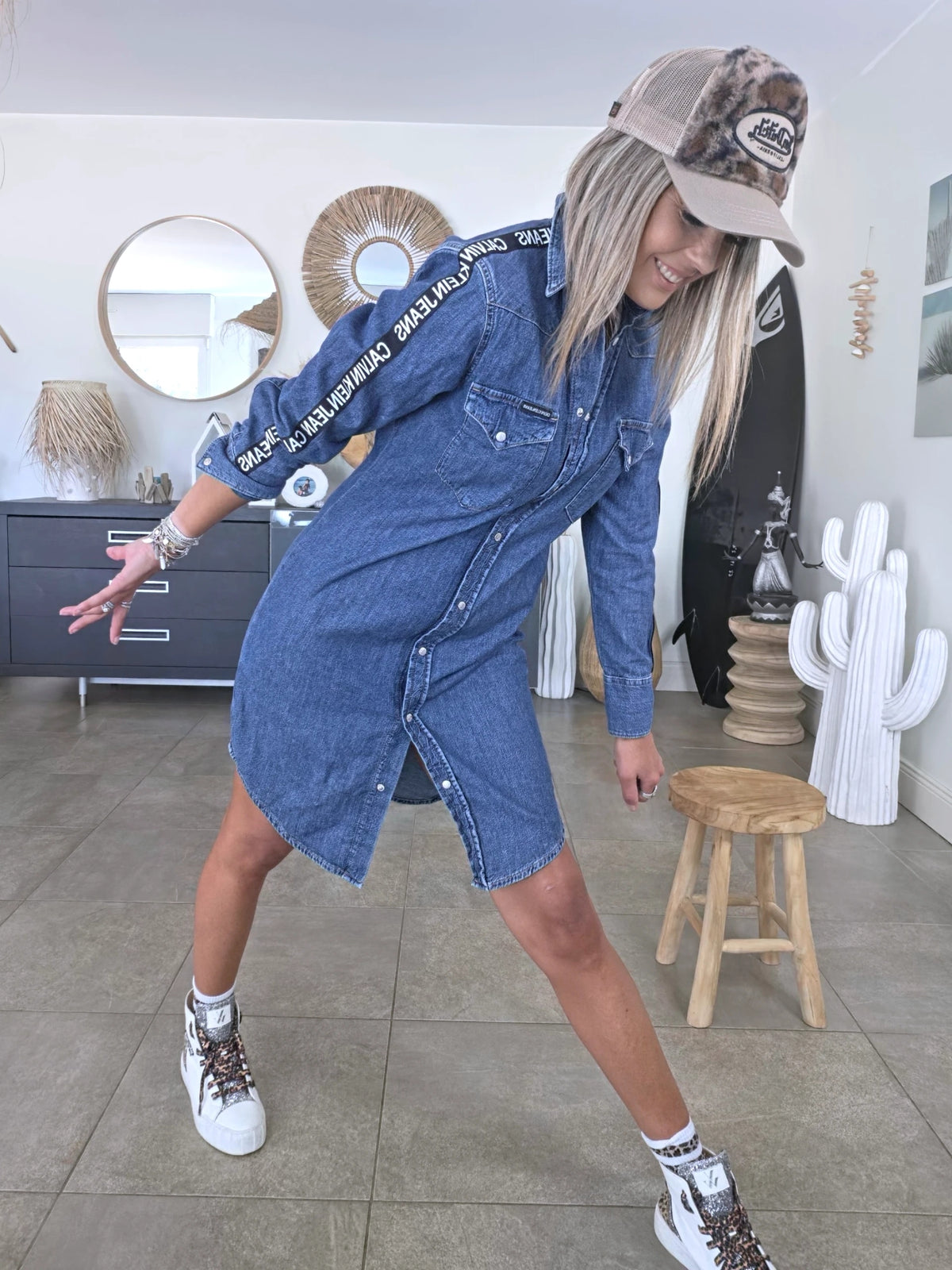 Robe en jean bleu avec bandes latérales - 𝐌𝐚𝐫𝐢𝐧𝐚𝟒𝟒𝐟𝐚𝐦𝐢𝐥𝐲