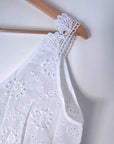 Haut blanc en broderie anglaise