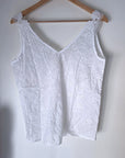 Haut blanc en broderie anglaise