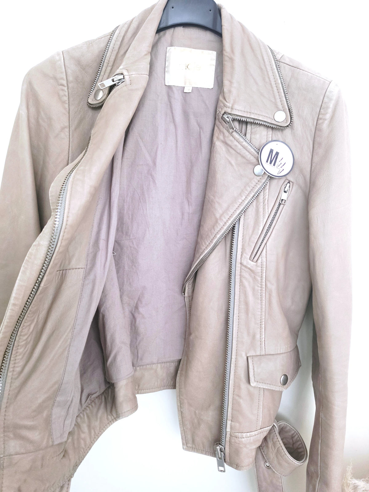 Perfecto beige à effet vieilli patiné