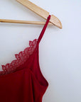 Débardeur rouge sang