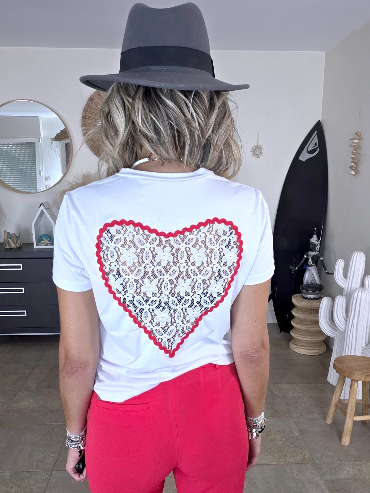 T-shirt blanc dos coeur dentelle - 𝐌𝐚𝐫𝐢𝐧𝐚𝟒𝟒𝐟𝐚𝐦𝐢𝐥𝐲
