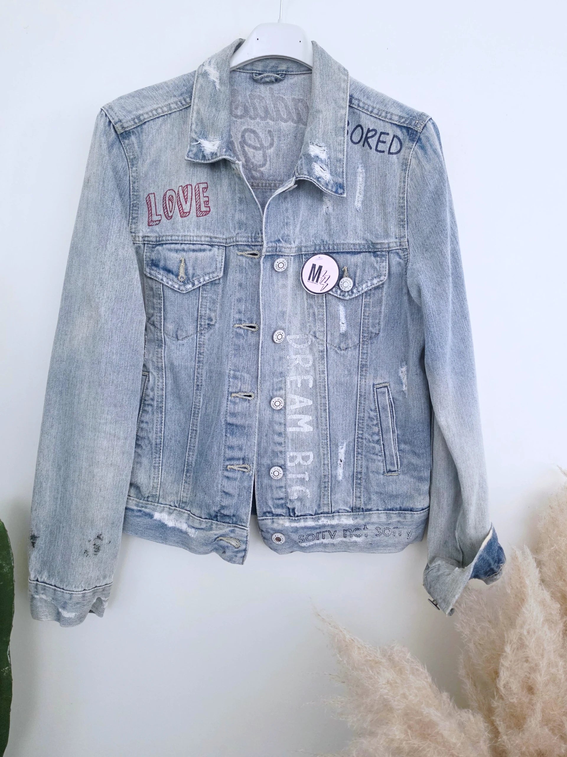 Veste en jean entièrement customisée