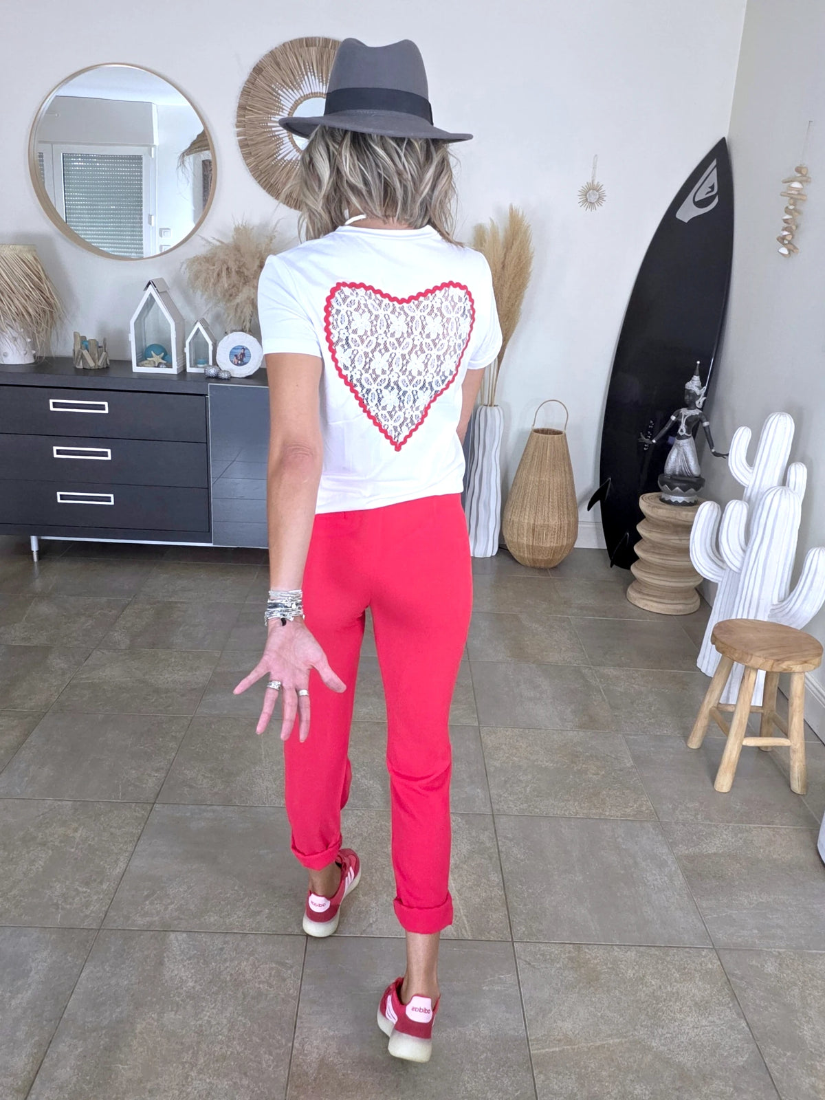 T-shirt blanc dos coeur dentelle - 𝐌𝐚𝐫𝐢𝐧𝐚𝟒𝟒𝐟𝐚𝐦𝐢𝐥𝐲