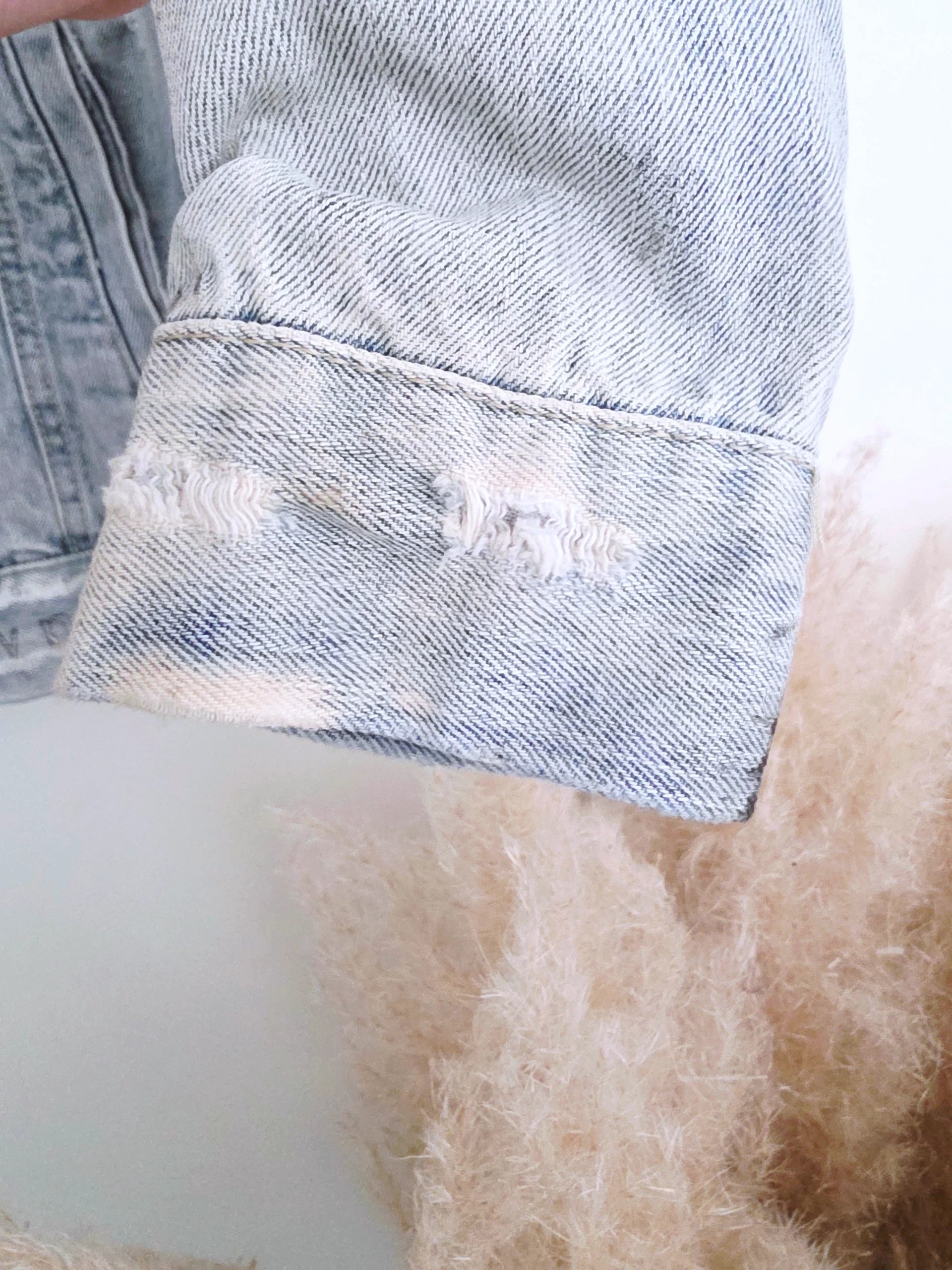 Veste en jean entièrement customisée