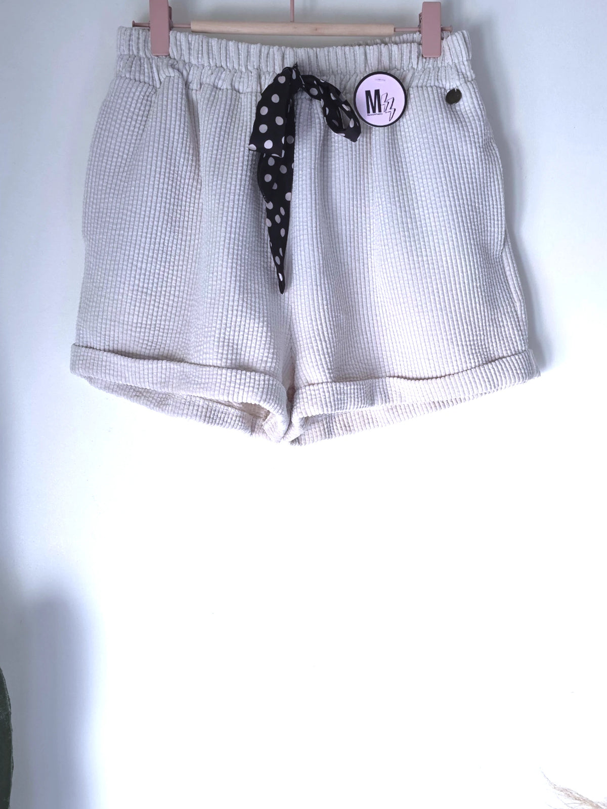 Short écru en velours côtelé - 𝐌𝐚𝐫𝐢𝐧𝐚𝟒𝟒𝐟𝐚𝐦𝐢𝐥𝐲