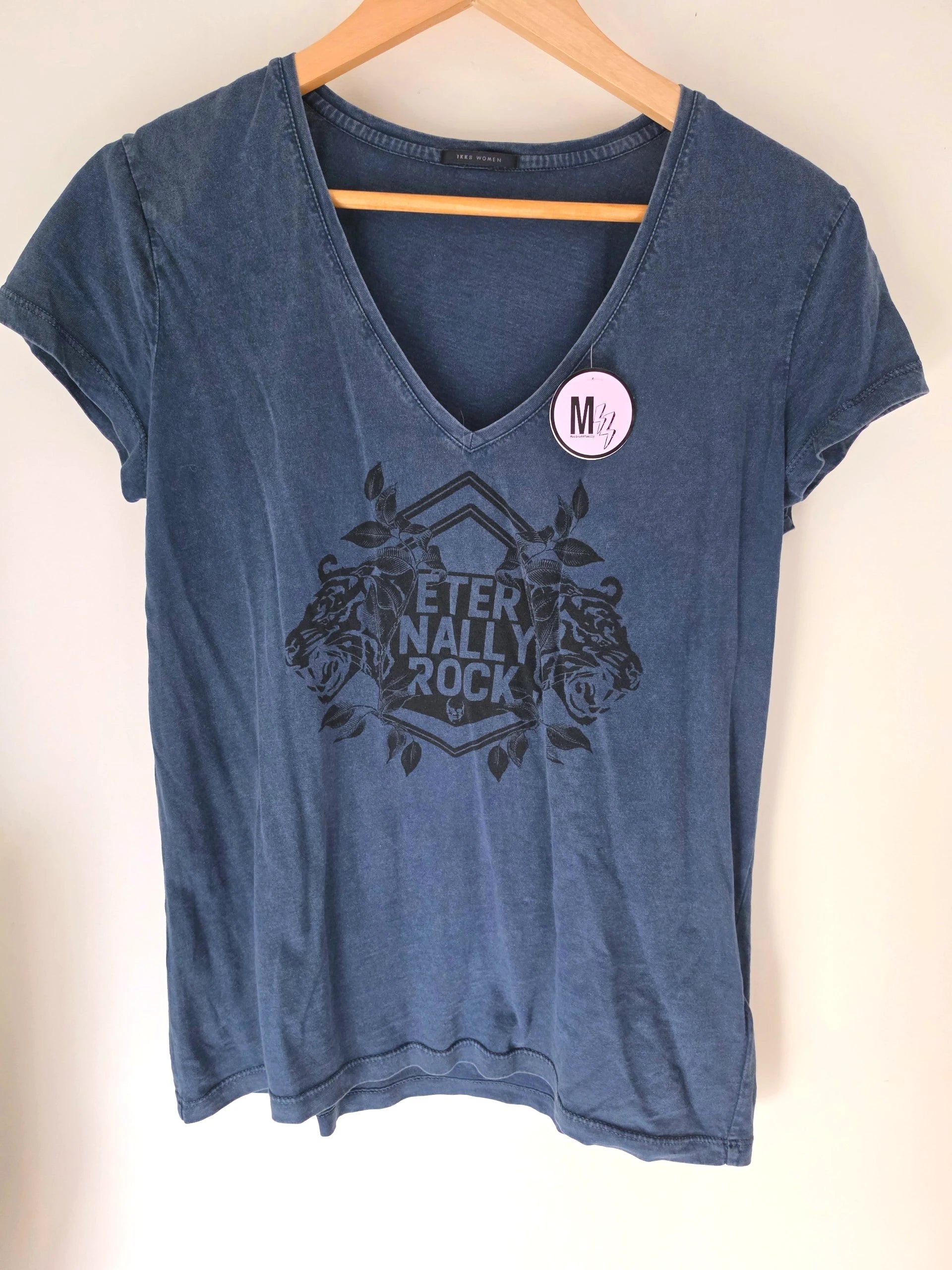 T-shirt bleu à inscriptions