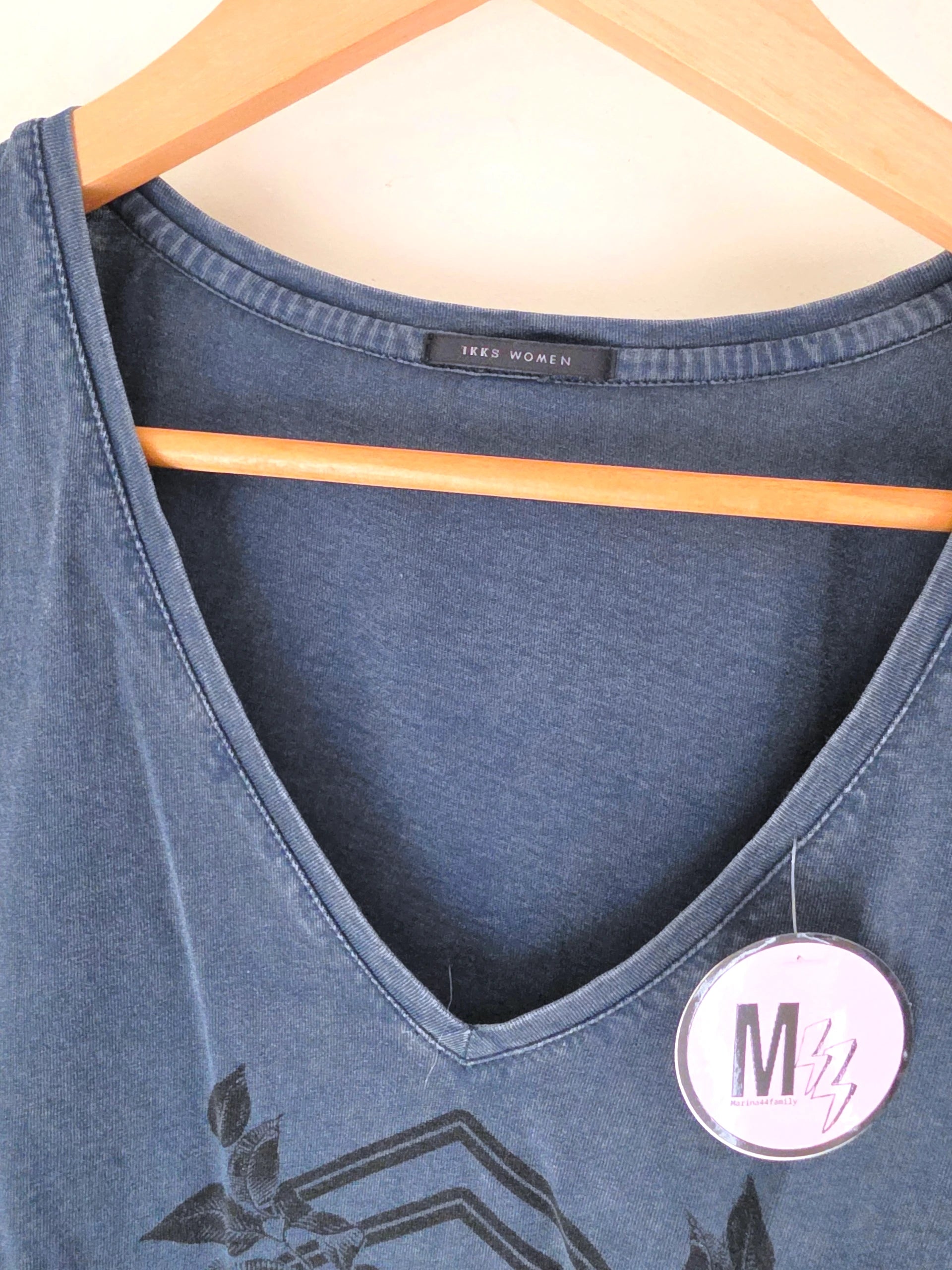 T-shirt bleu à inscriptions