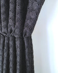 Robe noire ajourée