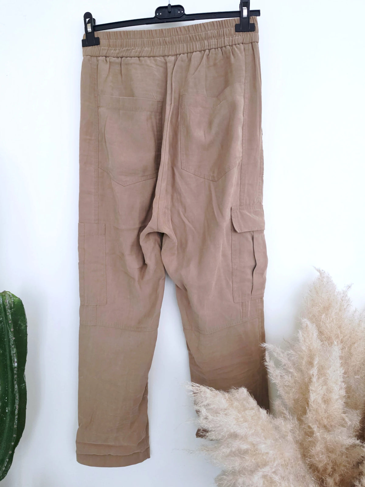 Pantalon beige coupe cargo
