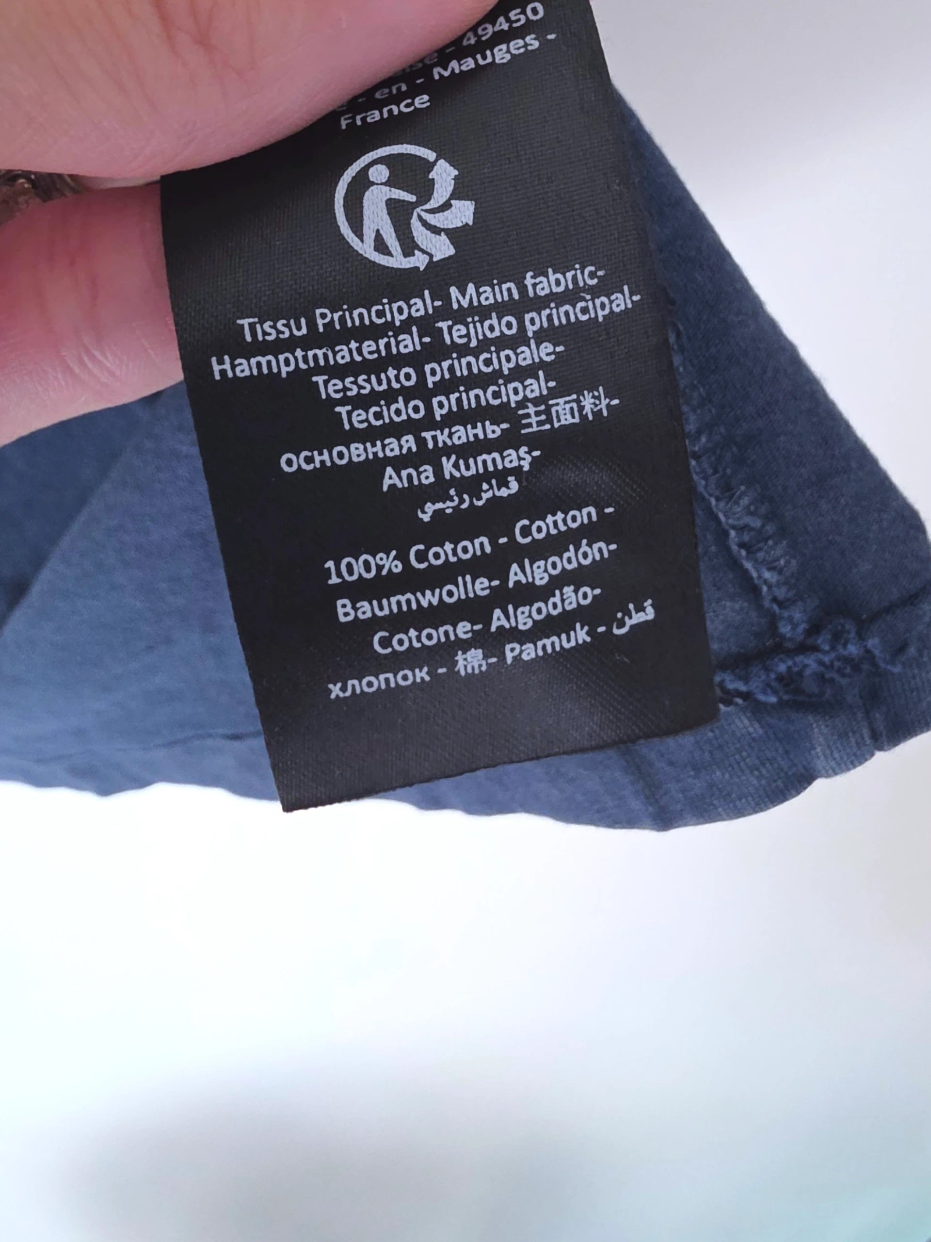 T-shirt bleu à inscriptions