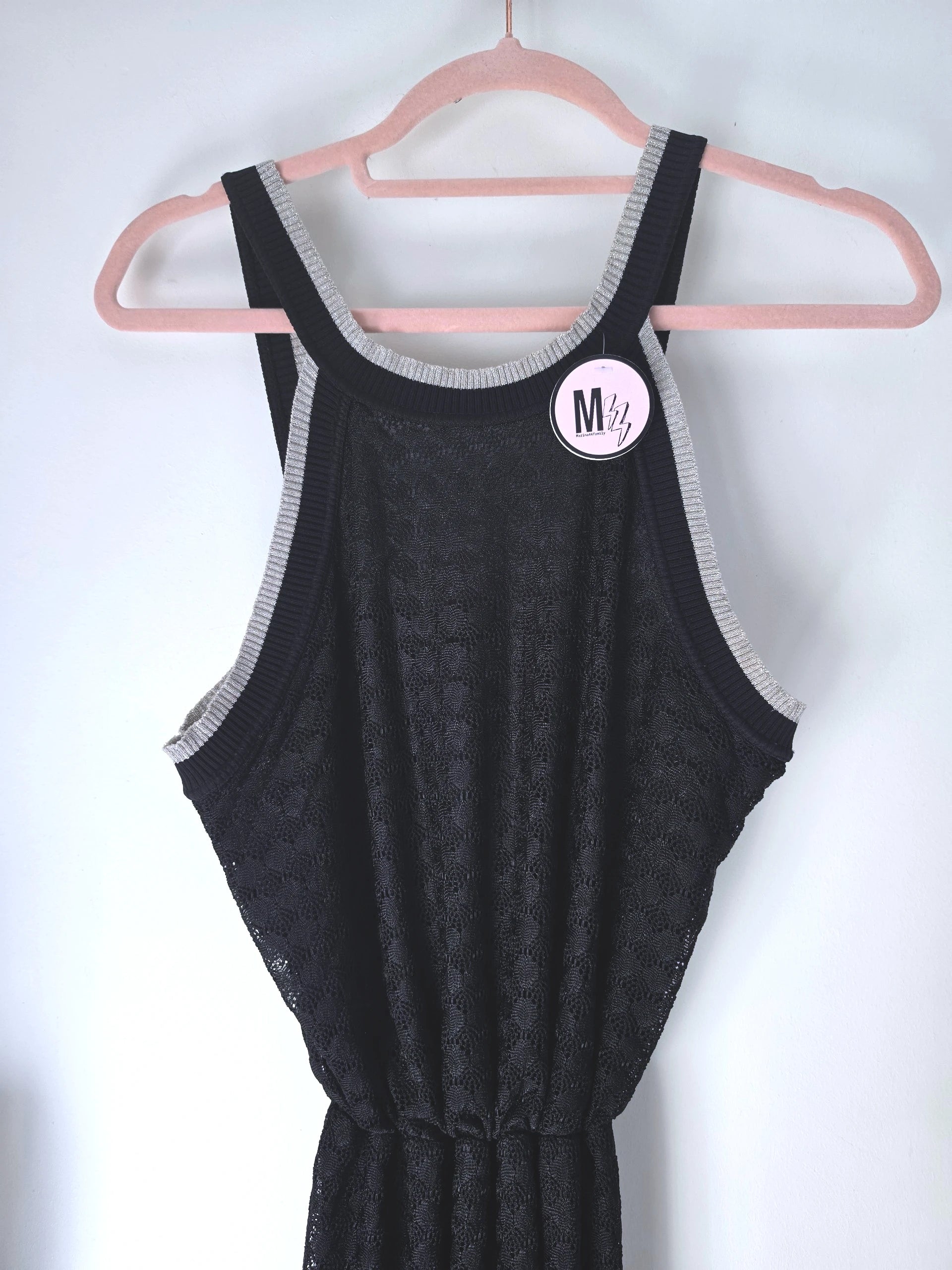 Robe noire ajourée