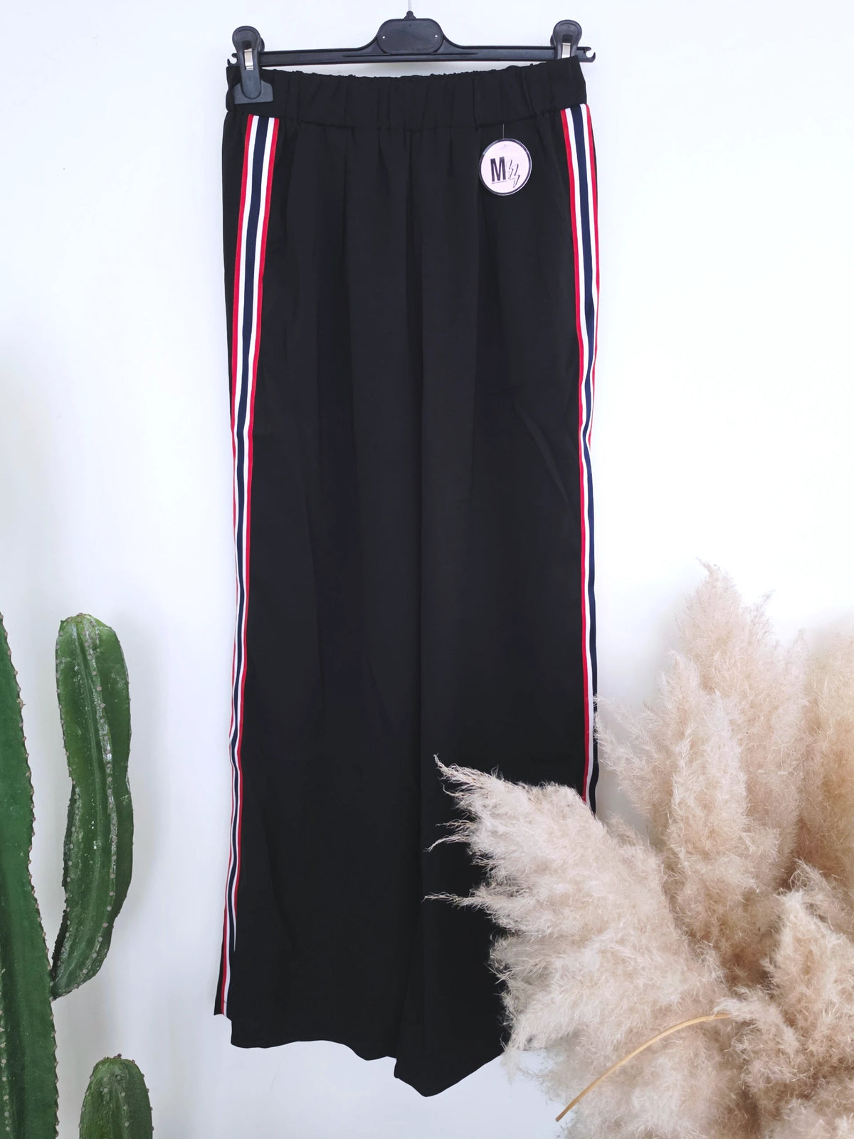 Pantalon noir à bandes latérales - 𝐌𝐚𝐫𝐢𝐧𝐚𝟒𝟒𝐟𝐚𝐦𝐢𝐥𝐲