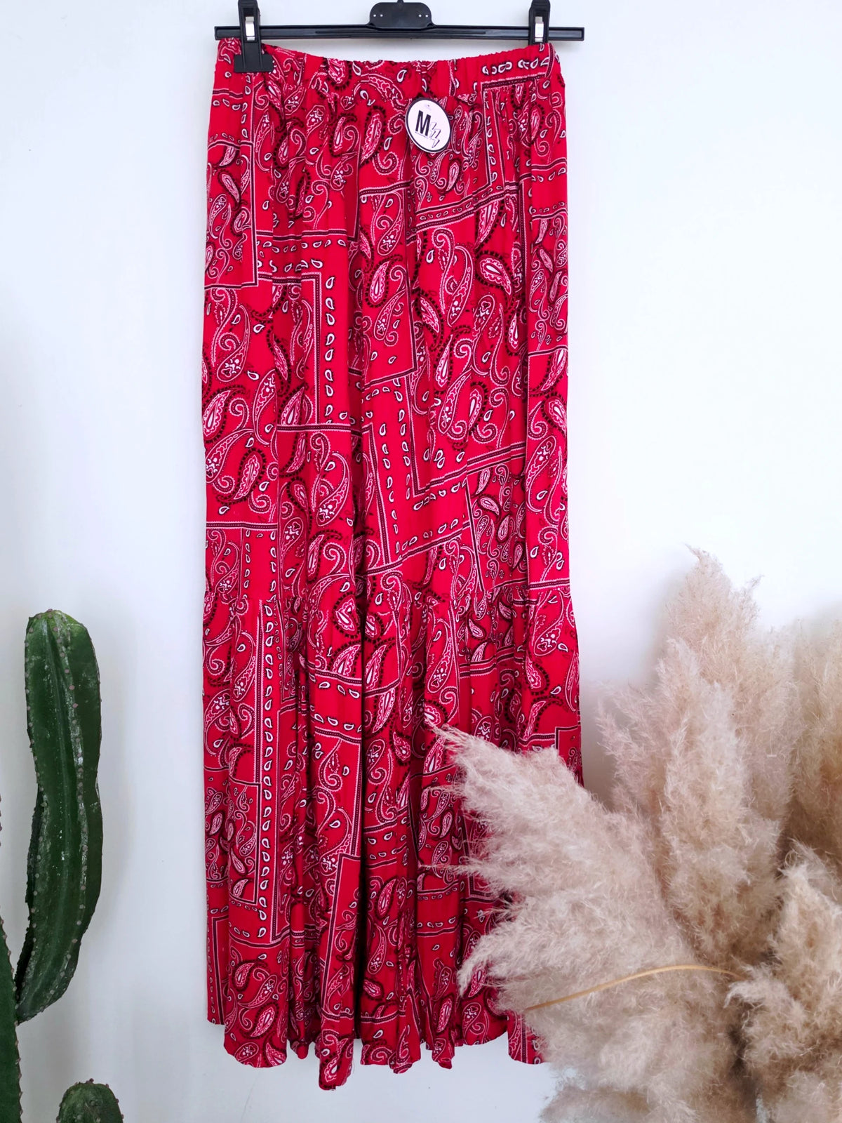 Jupe longue rouge à imprimé bandana