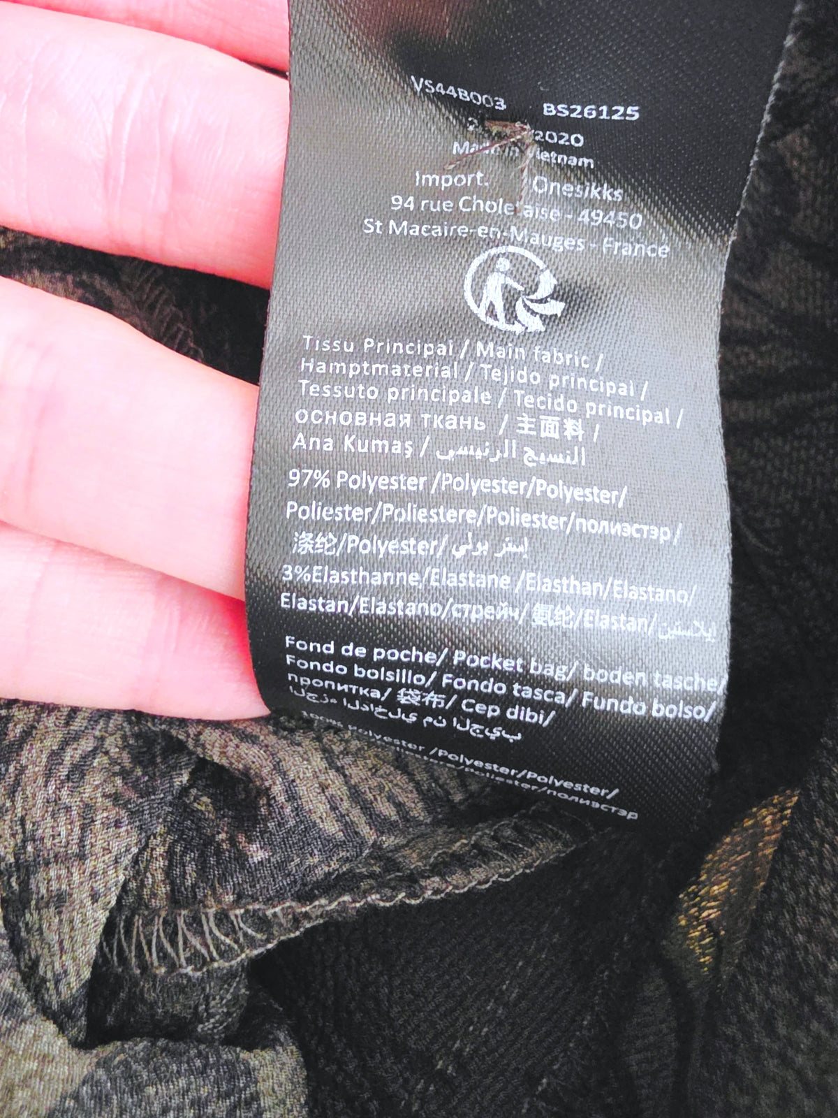 Short kaki à imprimé noir - 𝐌𝐚𝐫𝐢𝐧𝐚𝟒𝟒𝐟𝐚𝐦𝐢𝐥𝐲