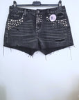 Short gris délavé muni de clous - 𝐌𝐚𝐫𝐢𝐧𝐚𝟒𝟒𝐟𝐚𝐦𝐢𝐥𝐲
