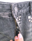 Short gris délavé muni de clous - 𝐌𝐚𝐫𝐢𝐧𝐚𝟒𝟒𝐟𝐚𝐦𝐢𝐥𝐲