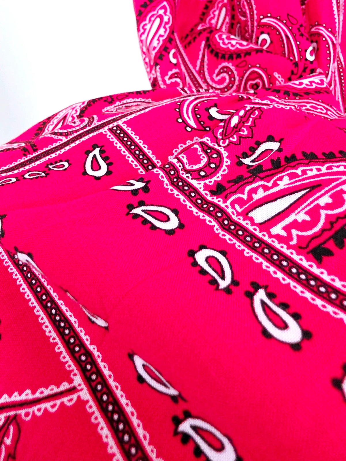 Jupe longue rouge à imprimé bandana