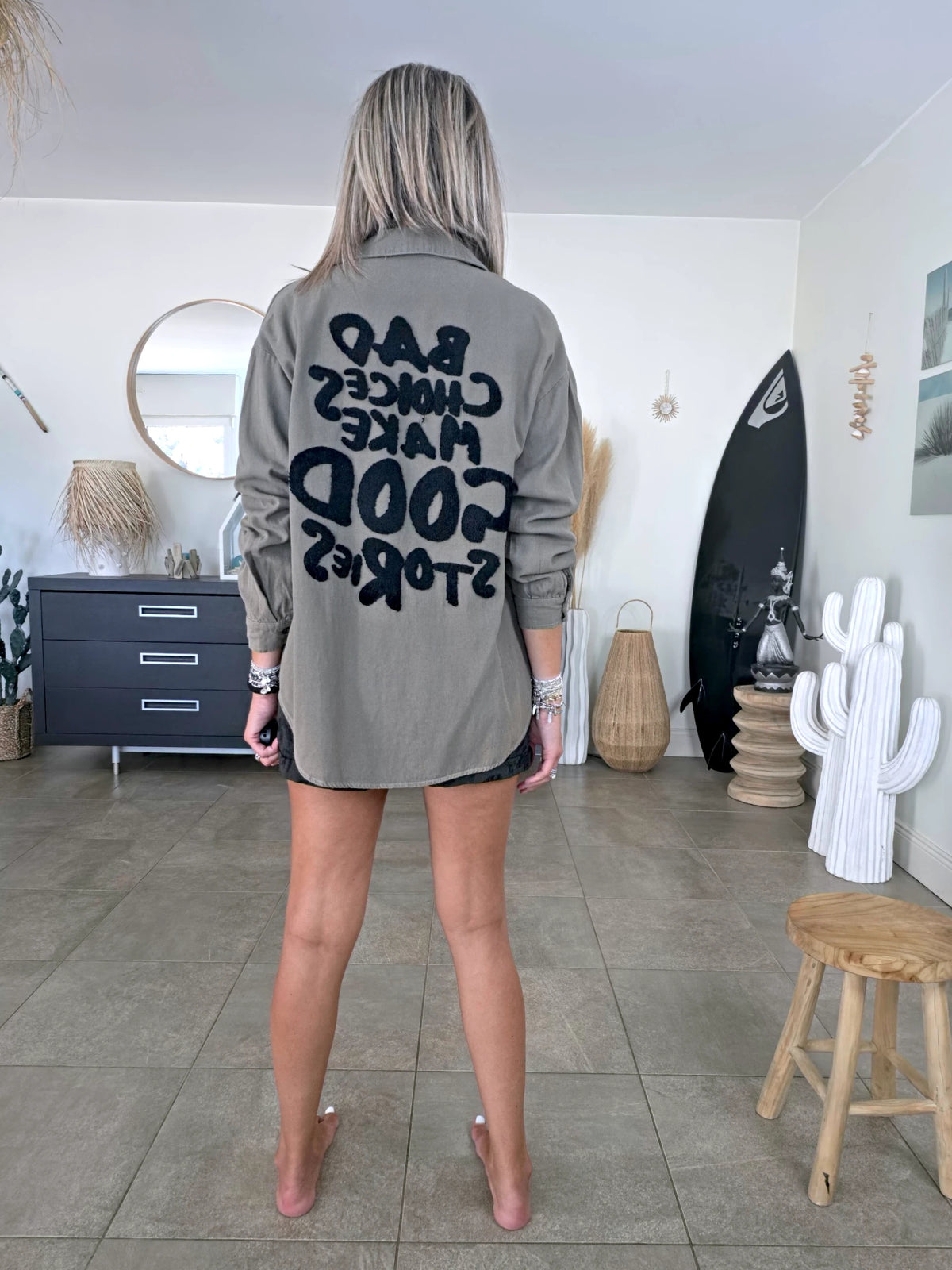 Surchemise kaki à inscriptions au dos - 𝐌𝐚𝐫𝐢𝐧𝐚𝟒𝟒𝐟𝐚𝐦𝐢𝐥𝐲