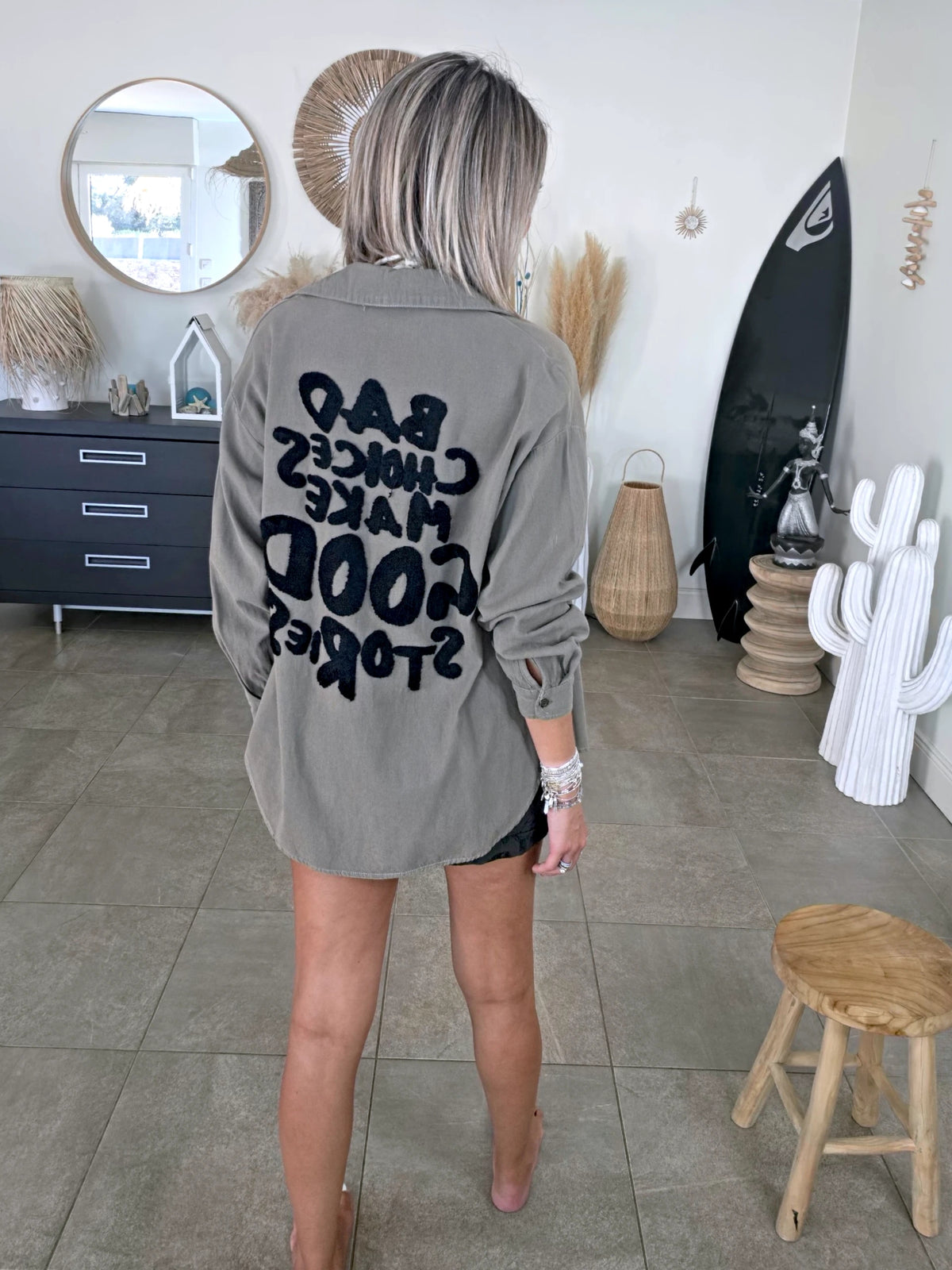 Surchemise kaki à inscriptions au dos - 𝐌𝐚𝐫𝐢𝐧𝐚𝟒𝟒𝐟𝐚𝐦𝐢𝐥𝐲