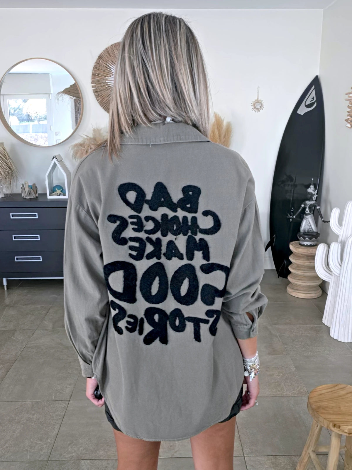 Surchemise kaki à inscriptions au dos - 𝐌𝐚𝐫𝐢𝐧𝐚𝟒𝟒𝐟𝐚𝐦𝐢𝐥𝐲