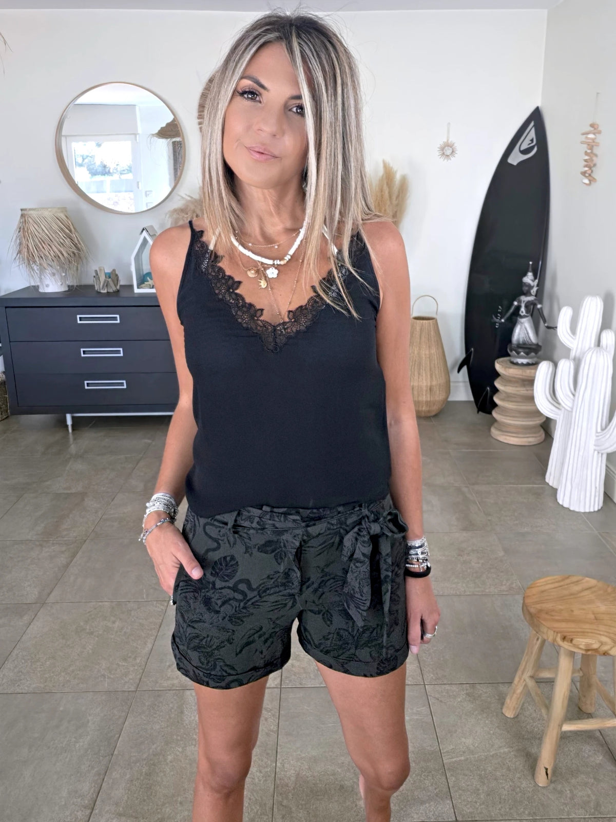 Short kaki à imprimé noir - 𝐌𝐚𝐫𝐢𝐧𝐚𝟒𝟒𝐟𝐚𝐦𝐢𝐥𝐲
