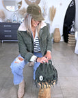 Sac bourse kaki 100% cuir - 𝐌𝐚𝐫𝐢𝐧𝐚𝟒𝟒𝐟𝐚𝐦𝐢𝐥𝐲