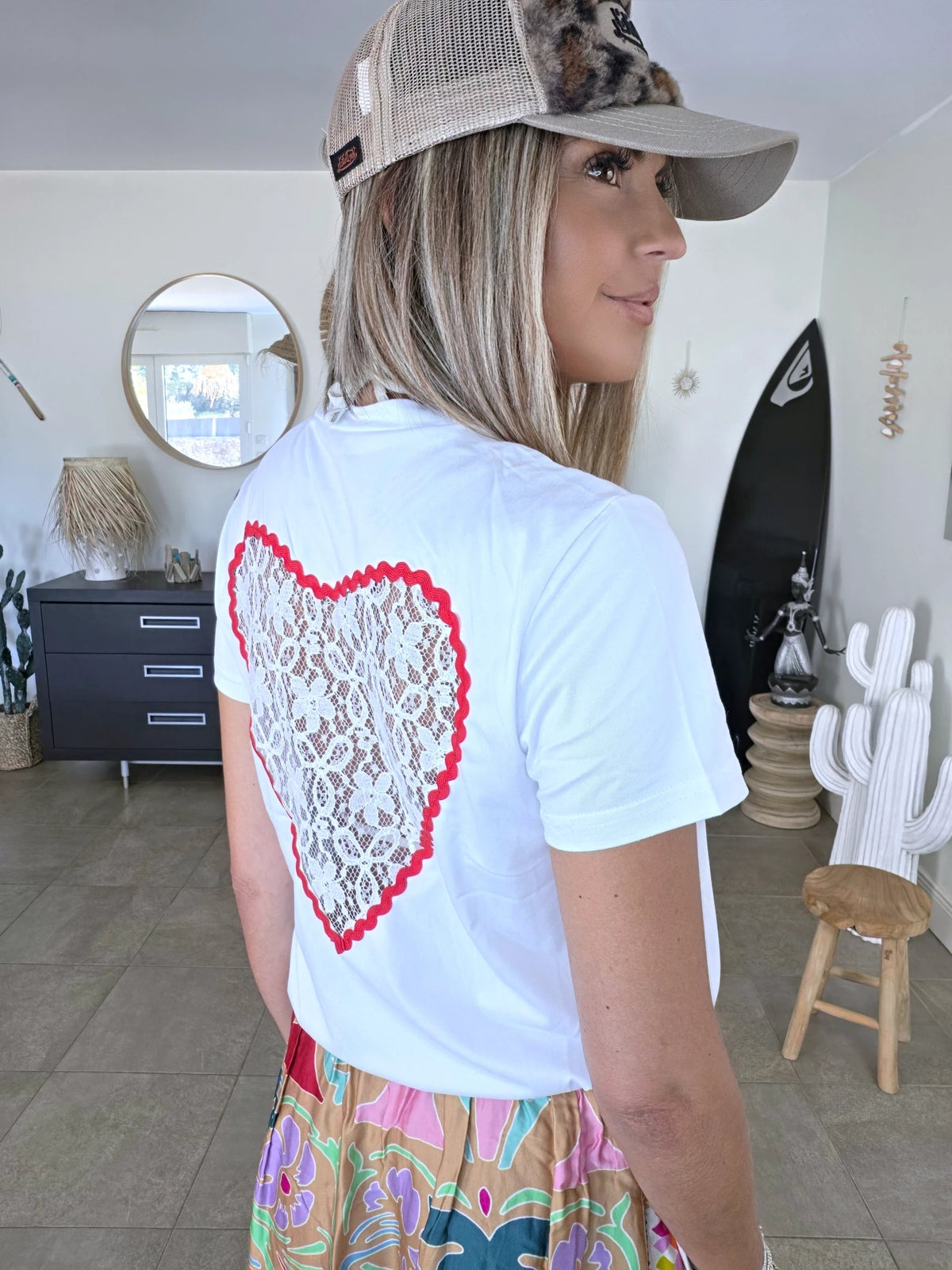 T-shirt blanc dos coeur en dentelle
