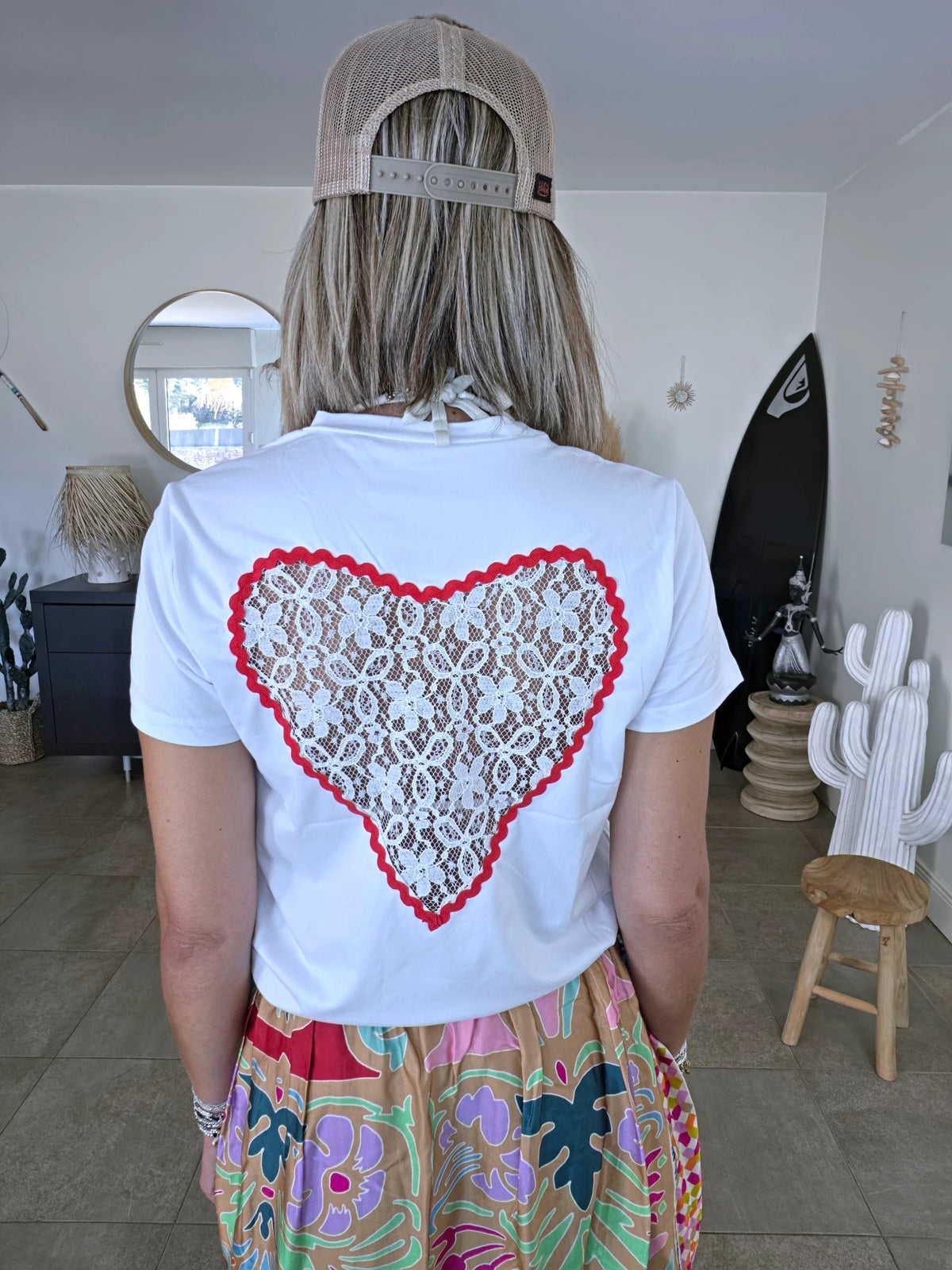T-shirt blanc dos coeur en dentelle