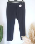 Pantalon chic et confort bleu marine à fines rayures - 𝐌𝐚𝐫𝐢𝐧𝐚𝟒𝟒𝐟𝐚𝐦𝐢𝐥𝐲