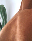 Robe suédine de couleur cognac - 𝐌𝐚𝐫𝐢𝐧𝐚𝟒𝟒𝐟𝐚𝐦𝐢𝐥𝐲