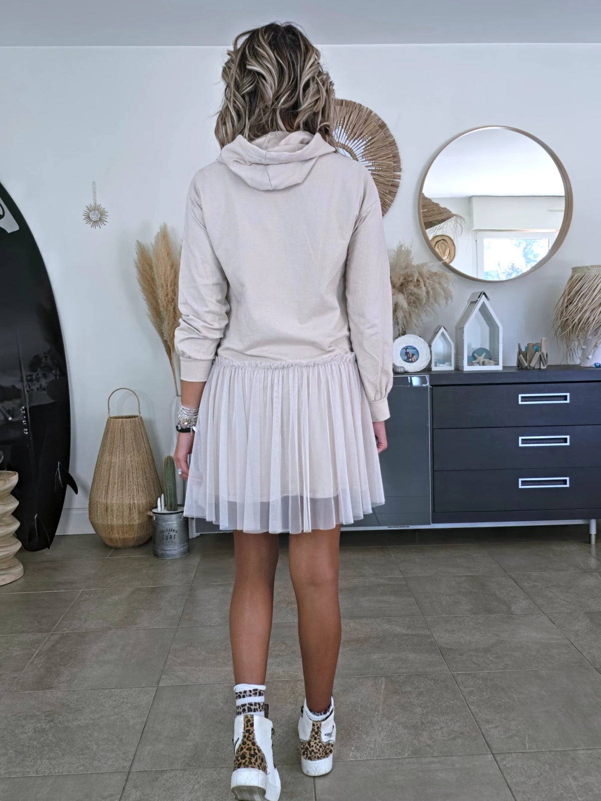 Robe beige à effet superposition - 𝐌𝐚𝐫𝐢𝐧𝐚𝟒𝟒𝐟𝐚𝐦𝐢𝐥𝐲