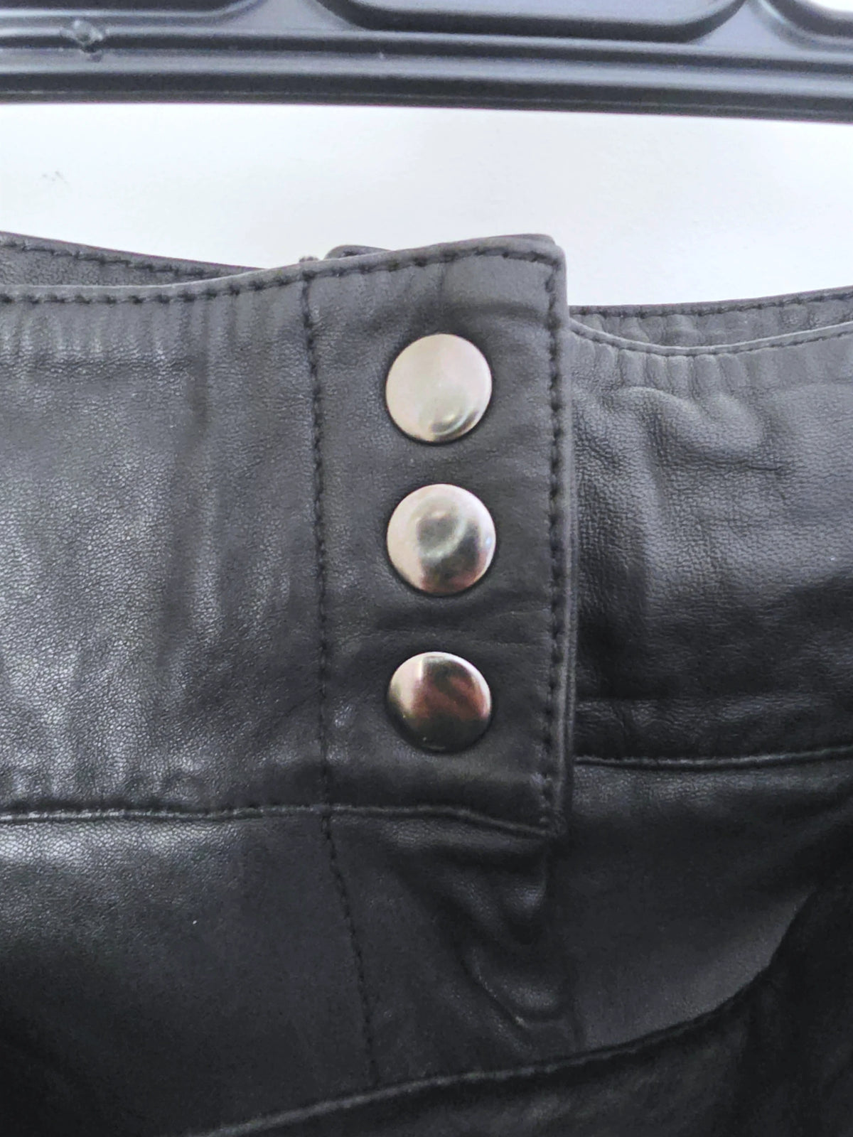 Short noir 100% cuir