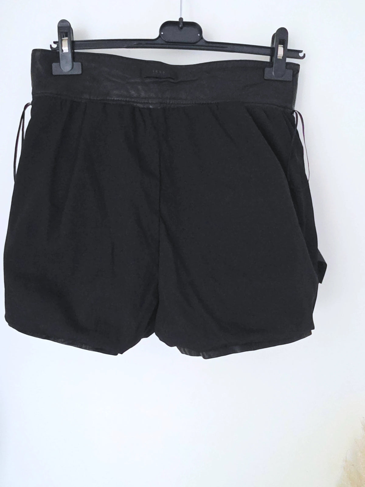 Short noir 100% cuir