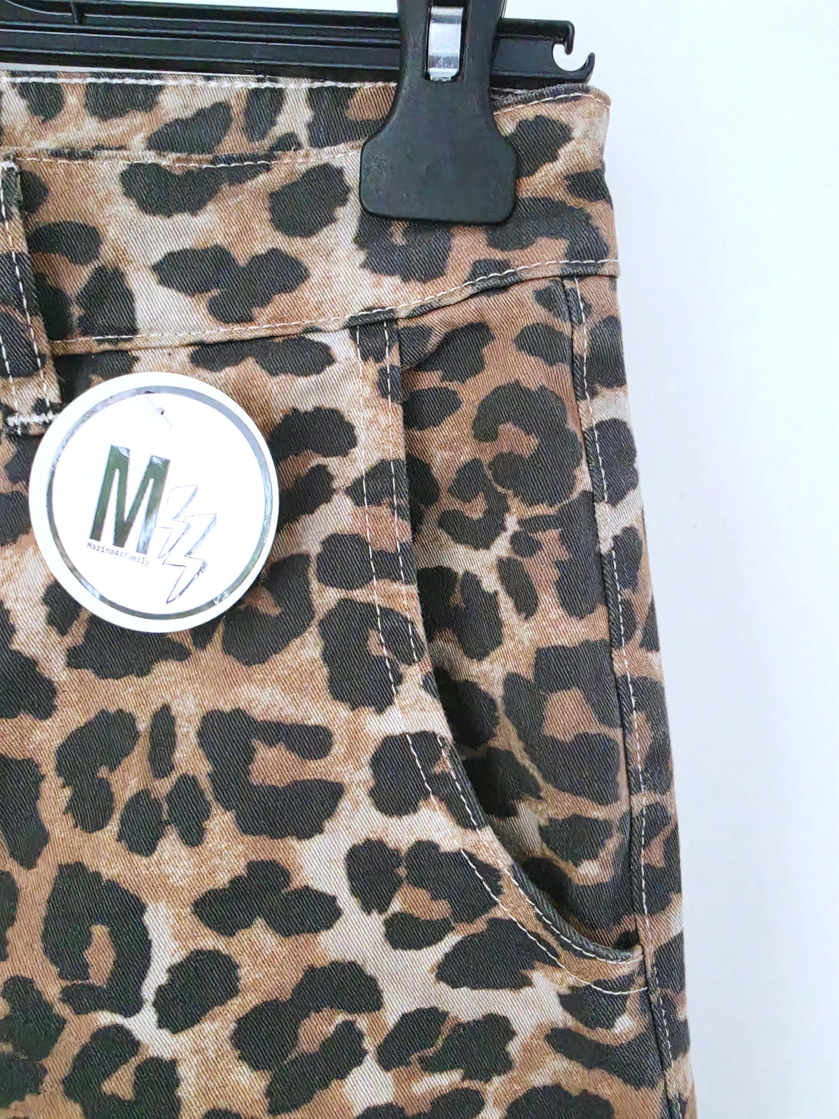 Pantalon à imprimé léopard