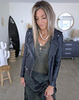 Perfecto noir 100% cuir muni de perles bijoux