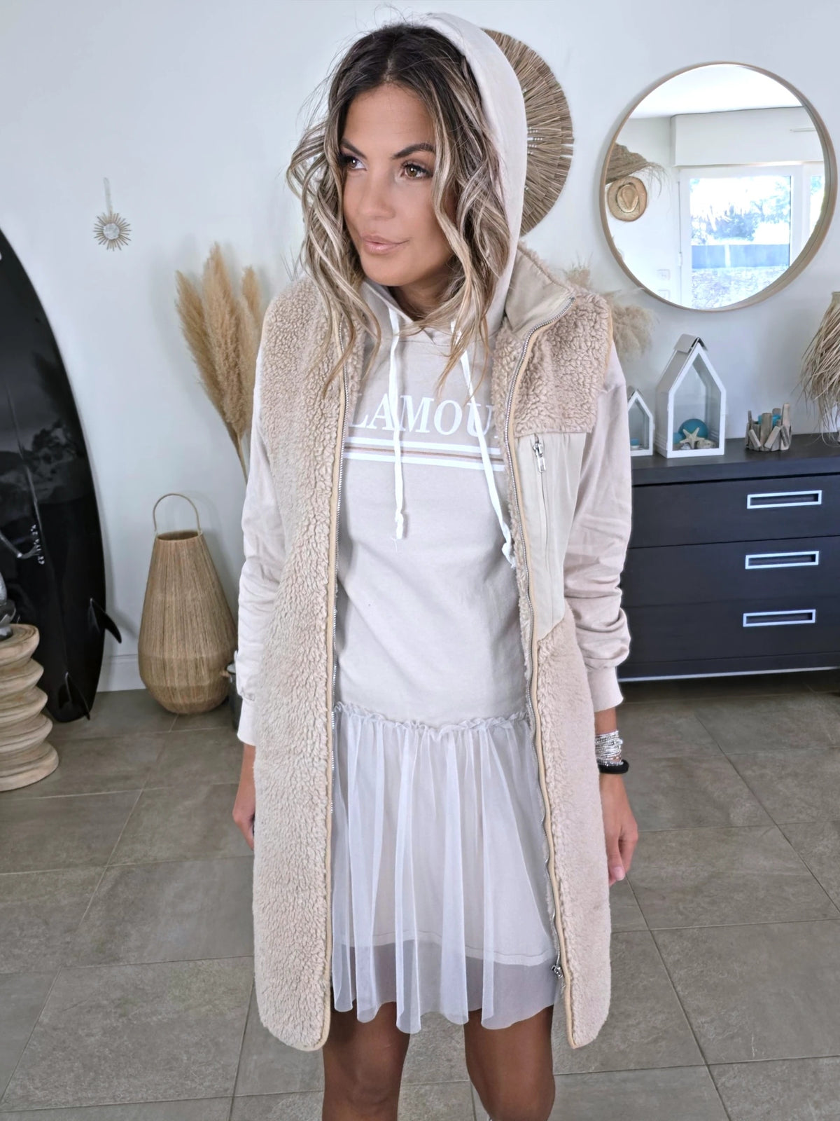 Manteau sans manche beige à bouclette - 𝐌𝐚𝐫𝐢𝐧𝐚𝟒𝟒𝐟𝐚𝐦𝐢𝐥𝐲