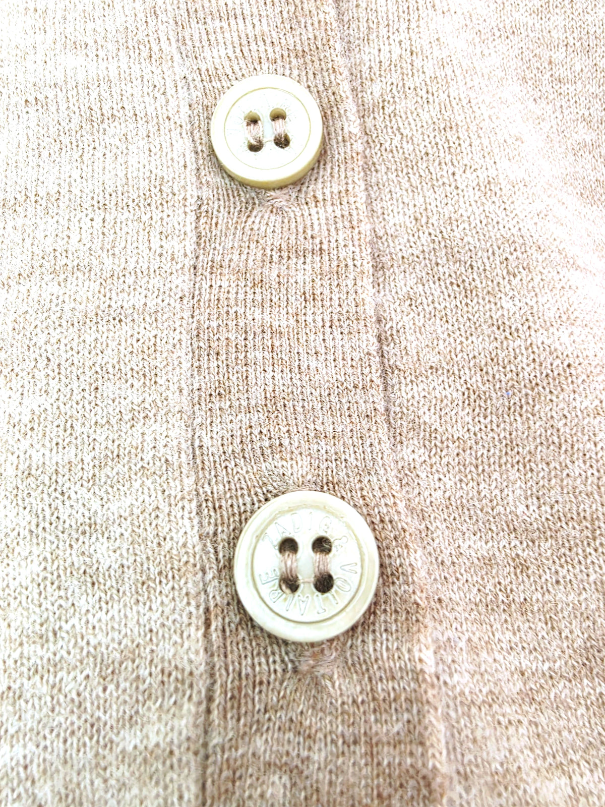 Pull beige chiné à maille fine et chaude