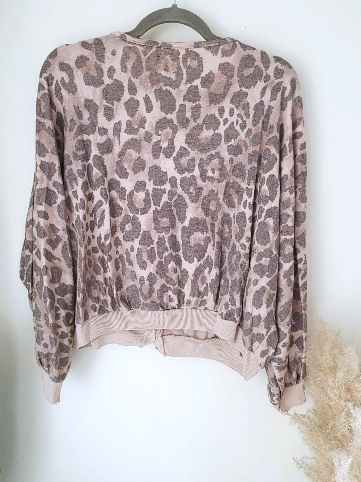 Cardigan à imprimé léopard double sens - 𝐌𝐚𝐫𝐢𝐧𝐚𝟒𝟒𝐟𝐚𝐦𝐢𝐥𝐲