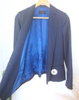 Veste chic et cintrée bleu marine à fines rayures - 𝐌𝐚𝐫𝐢𝐧𝐚𝟒𝟒𝐟𝐚𝐦𝐢𝐥𝐲