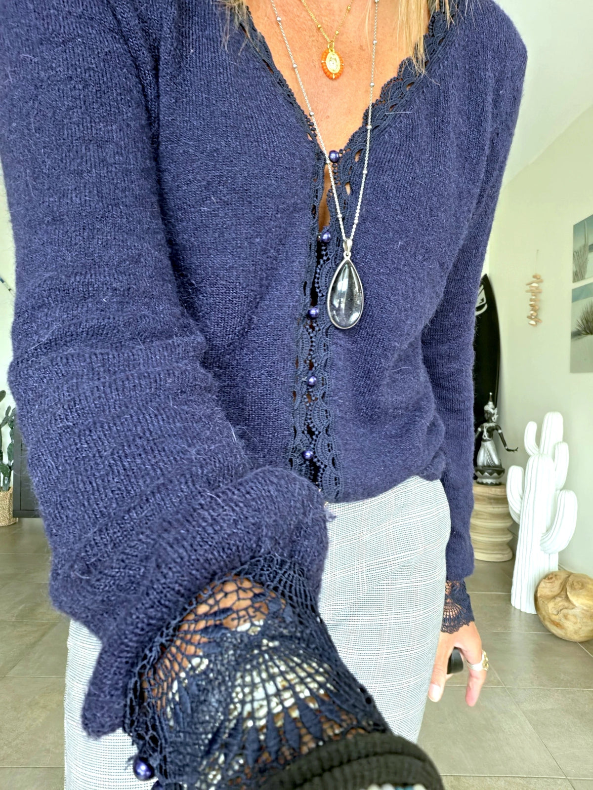 Cardigan bleu marine à maille douce - 𝐌𝐚𝐫𝐢𝐧𝐚𝟒𝟒𝐟𝐚𝐦𝐢𝐥𝐲